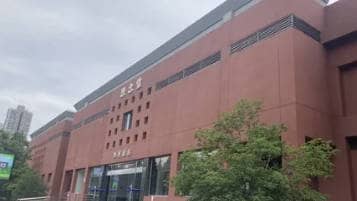 西安市南郊寢園管護中心的思念堂規模如何，目前的使用情況怎樣？