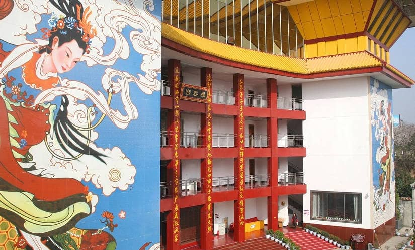 西安鳳棲山墓園為了方便群眾，設立了多個辦事處