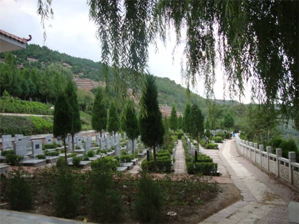壽陽(yáng)山墓園西安有沒有門店