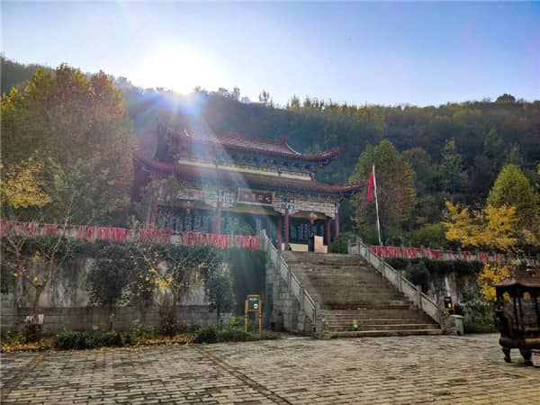 西安壽陽山墓園是什么性質的公墓？其位置和特色是什么？