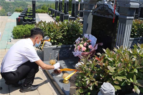 壽陽山墓園的名字有何由來,它位于西安市的哪個(gè)位置?