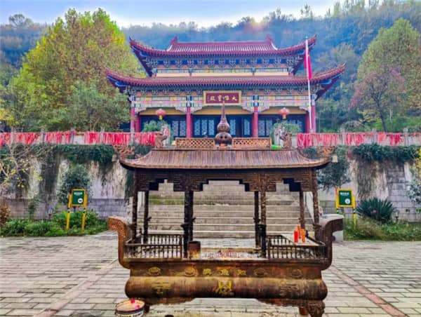 西安市壽陽山墓園,綿長思念