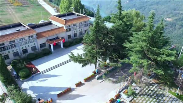 西安壽陽山墓園在歷經30年的發展后，有哪些顯著的進步和變化？