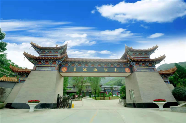 西安九龍山公墓的專業(yè)服務(wù)和設(shè)計團隊能為客戶帶來哪些獨特的體驗或價值?