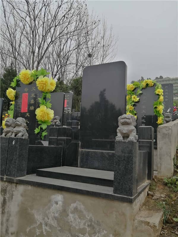 西安九龍山公墓位于哪個(gè)地理位置,其周邊環(huán)境如何?