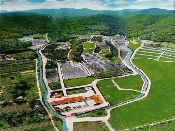 西安九龍山公墓位于哪個地理位置，有何特色？