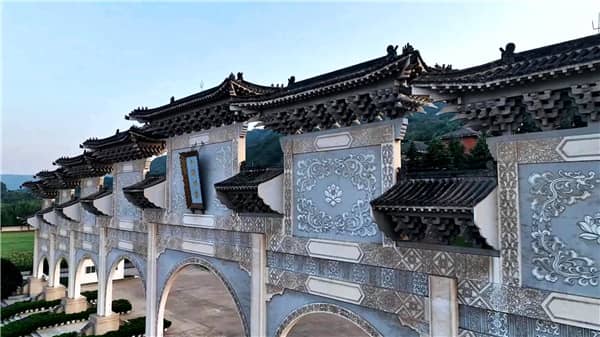 西安霸陵墓園新區針對今年清明來園祭掃的市民可能比前兩年增多的預判
