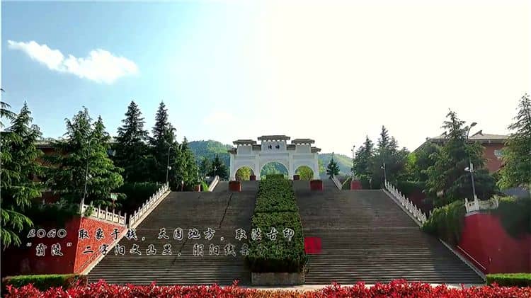 如何獲取霸陵公墓的相關信息,如位置、環境、風水等?