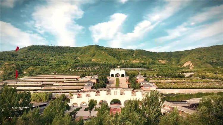 西安鳳棲山公墓霸陵墓園新區(qū)哪個好?優(yōu)缺點分析